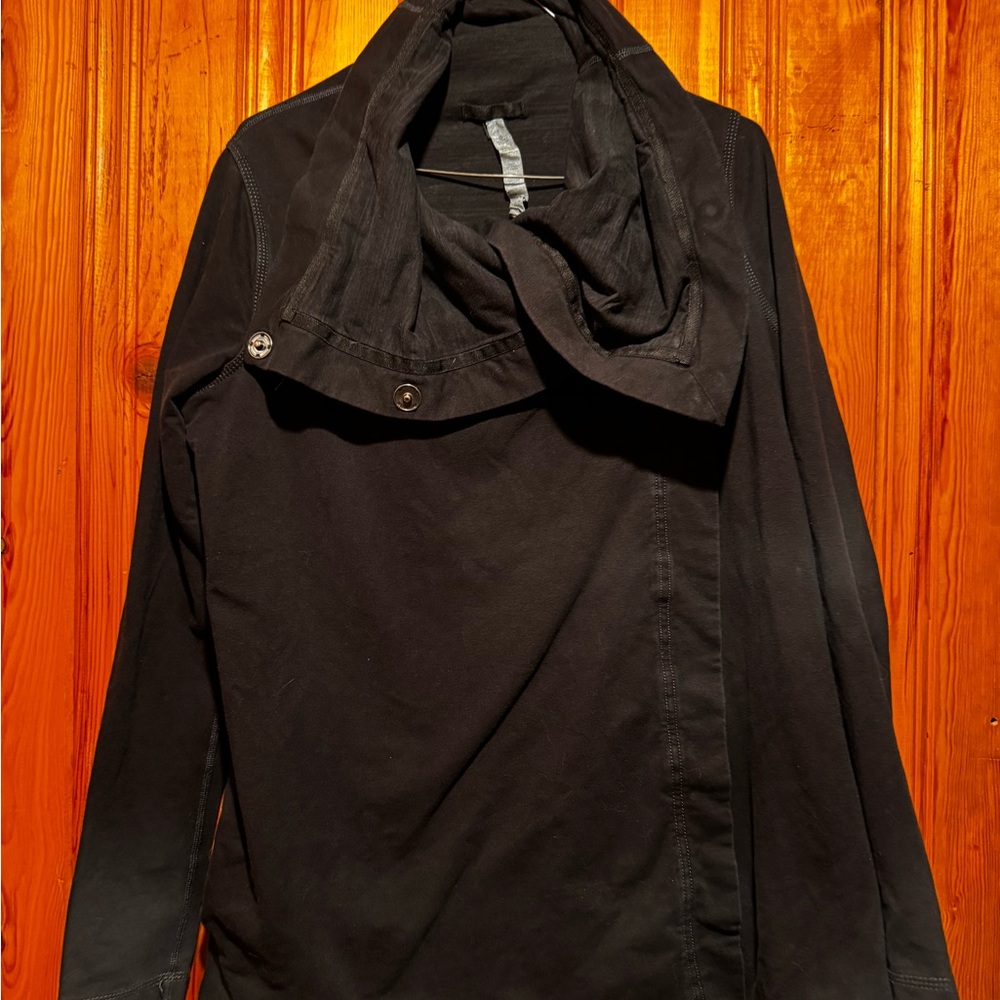 Black Lululemon Savasanah Wrap